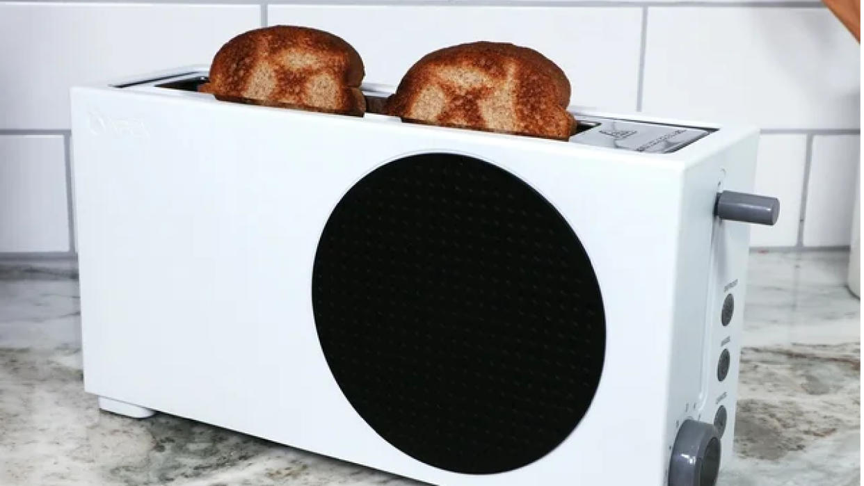  Xbox Series S toaster. 