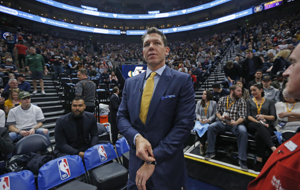 Los Angeles Lakers head coach Luke Walton walks on to the court during an NBA basketball game against the Utah Jazz Wednesday, March 27, 2019, in Salt Lake City. (AP Photo/Rick Bowmer)