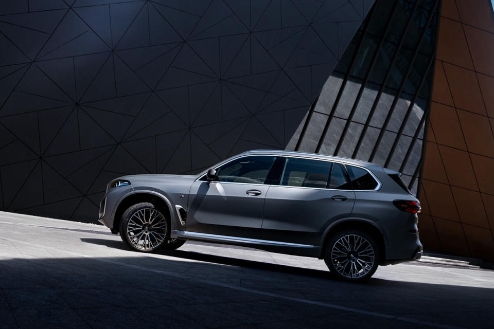 P90519908_highRes_the-new-bmw-x5-xdriv.jpg