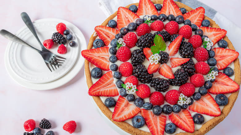 berry topped fruit pizza