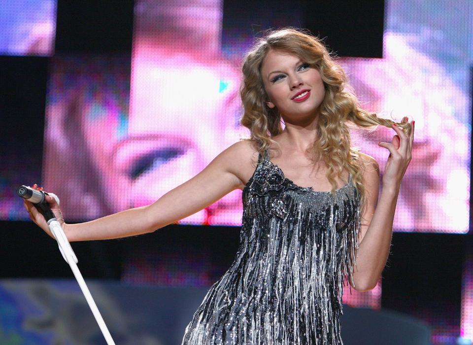 Swift performing in NYC in August 2009 on the Fearless Tour