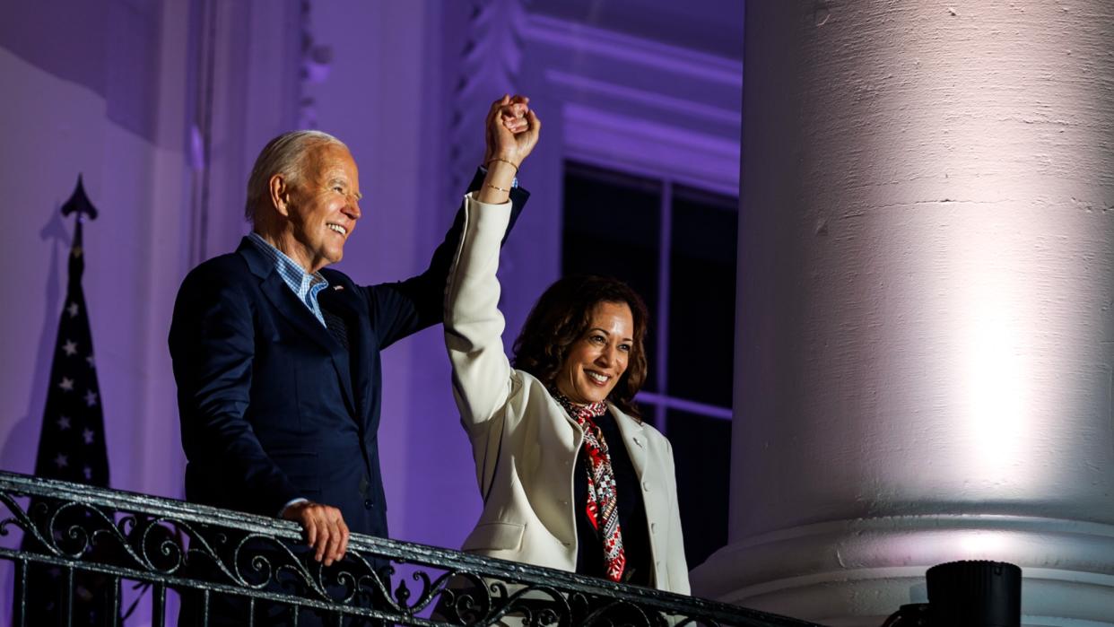  President Joe Biden and Vice President Kamala Harris on the White House balcony during July 4 celebrations. 