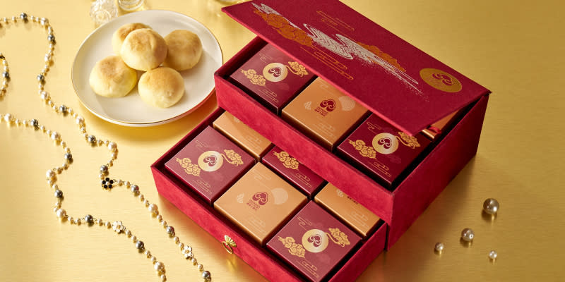 桂月禮盒_蘇式月餅-傳統手藝盡顯經典,以黃金比例搭配酥皮與油皮,製作出令人上癮的好味