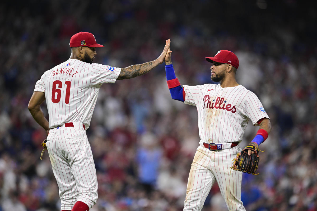 Cristopher Sánchez throws complete game as Phillies top Nationals 5-1 -  Yahoo Sports