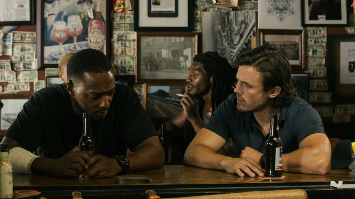  Anthony Mackie and Casey Affleck in Triple 9. 