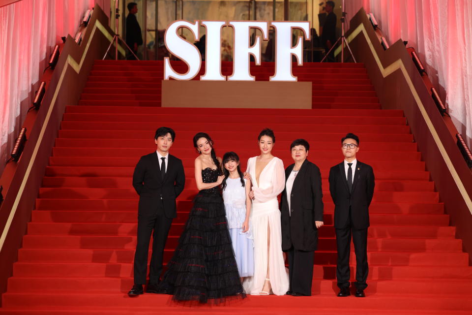 SHANGHAI, CHINA - JUNE 09: Actor Bai Ke (L), actress Shu Qi (2nd L), actress Lang Yueting (3rd R) and director Chen Shizhong (R) attend the opening ceremony of the 25th Shanghai International Film Festival at Shanghai Grand Theatre on June 9, 2023 in Shanghai, China. (Photo by VCG/VCG via Getty Images)