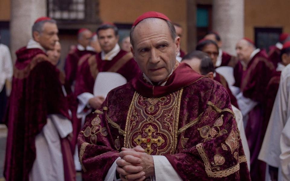 Ralph Fiennes as Cardinal Lawrence (Focus Features)