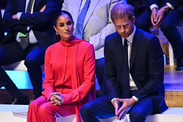 Meghan, duquesa de Sussex y el príncipe Harry, en la Cumbre Mundial One Young anual en Bridgewater Hall en Manchester, noroeste de Inglaterra, el 5 de septiembre de 2022