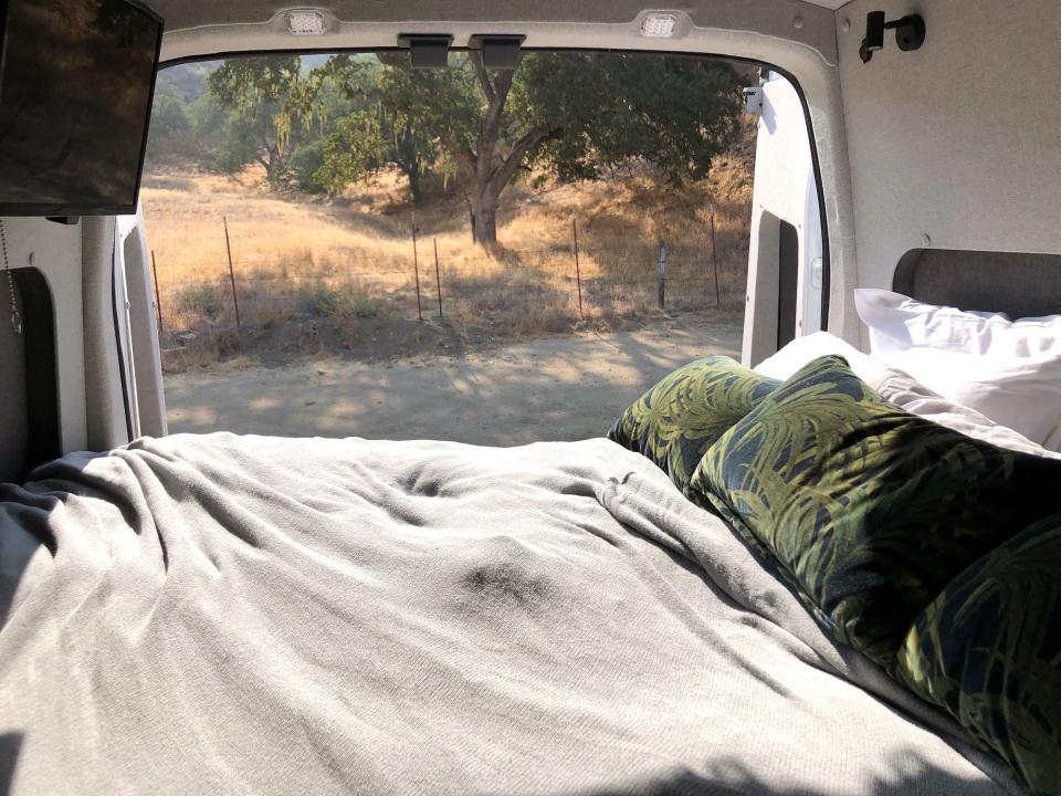 The bed in Camp Hox van