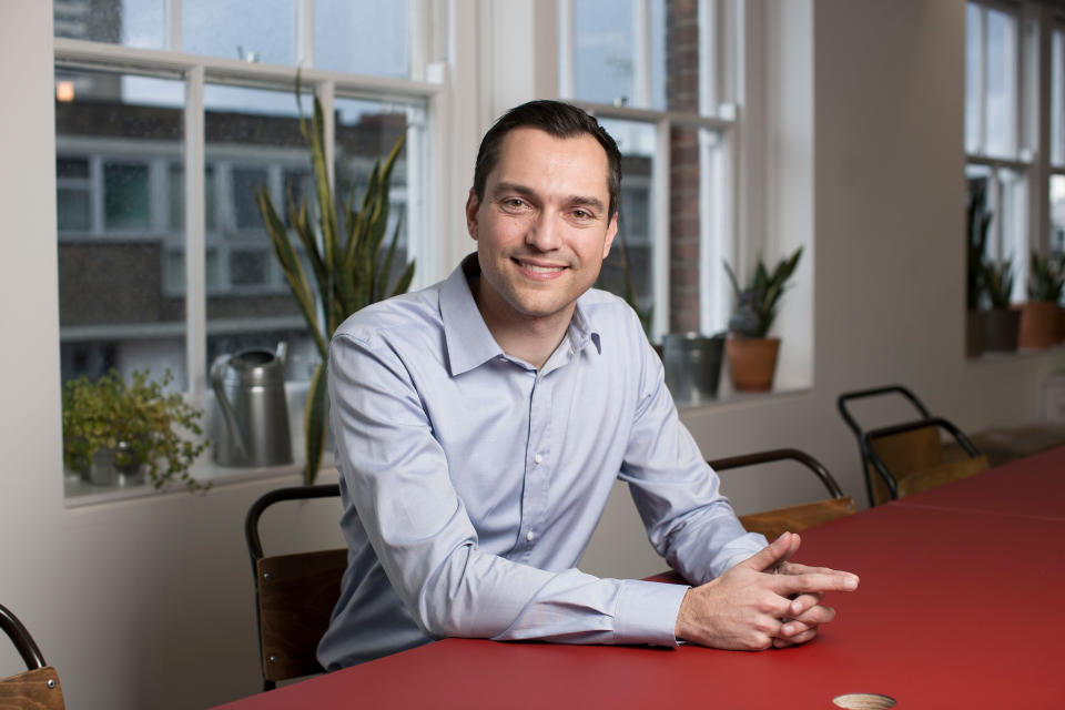 Als Co-Founder gilt auch Nathan Blecharczyk. Der 33-Jährige ist der programmierende Kopf im Gründerteam von Airbnb. Auf seinem Konto liegen 3,3 Milliarden US-Dollar.