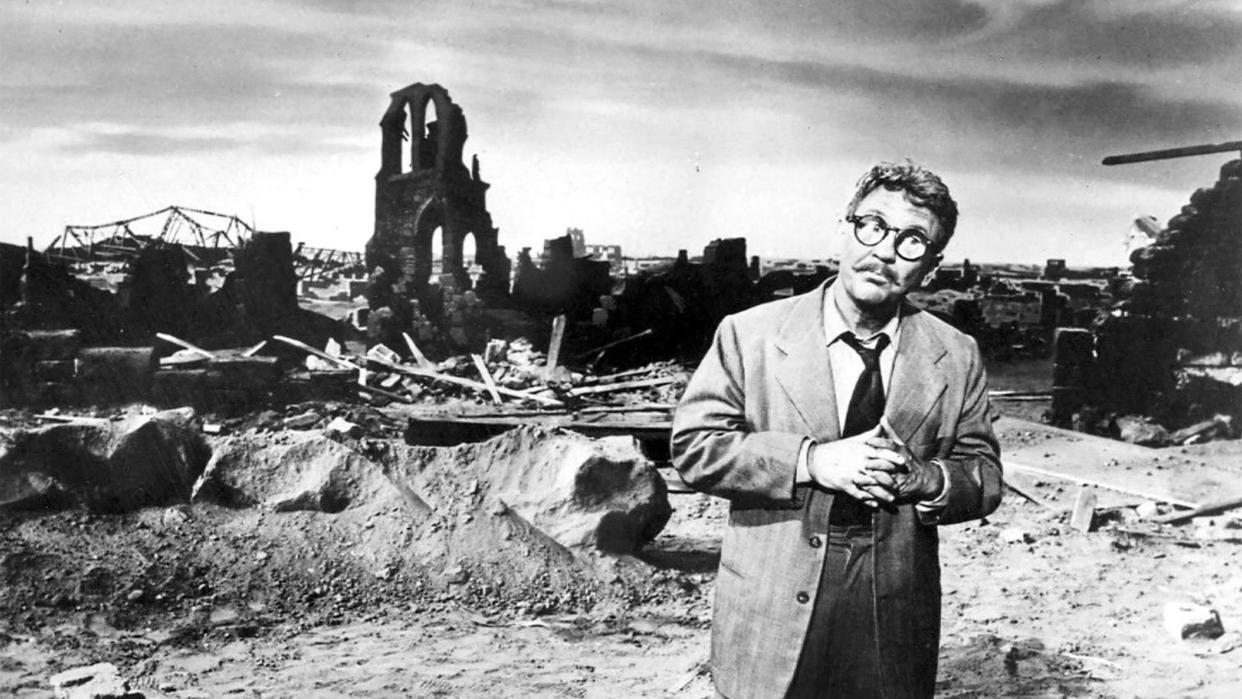  Burgess Meredith walking in a wasteland in The Twilight Zone. 