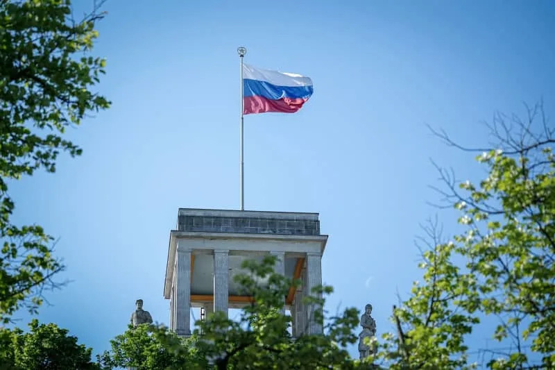 The Russian flag flies over the Russian embassy in Berlin. Germany has summoned the acting chargé d'affaires of the Russian embassy in response to a Russian cyberattack on the governing Social Democratic Party (SPD) last year, a Foreign Office spokesman says. Kay Nietfeld/dpa