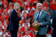 <p>Soccer Football – Premier League – Arsenal vs Burnley – Emirates Stadium, London, Britain – May 6, 2018 Arsenal manager Arsene Wenger and Bob Wilson after the match REUTERS/Ian Walton EDITORIAL USE ONLY. No use with unauthorized audio, video, data, fixture lists, club/league logos or “live” services. Online in-match use limited to 75 images, no video emulation. No use in betting, games or single club/league/player publications. Please contact your account representative for further details. </p>