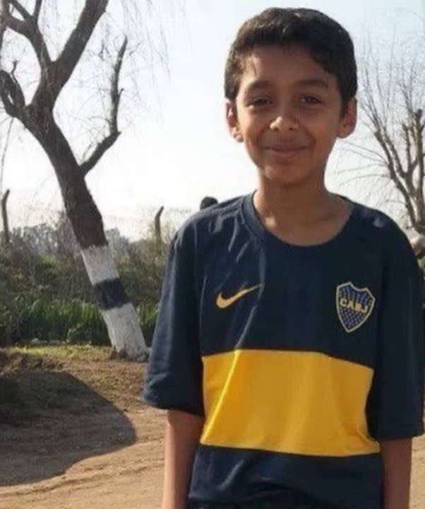 Cristian Medina en su niñez, siempre con una camiseta de Boca