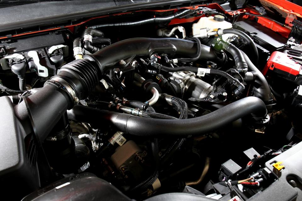 Ranger Raptor搭載3.0升V6汽油渦輪引擎，具有292hp/50kgm最大輸出。