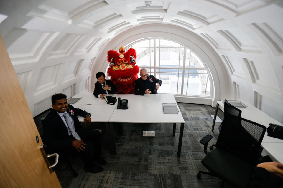 Penang Chief Minister Chow Kon Yeow checks out Spaces Beach Street in George Town November 20, 2019. — Picture by Sayuti Zainudin