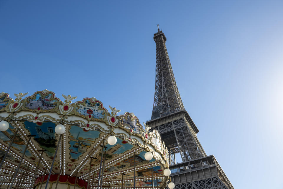 Carousel of the Eiffel Tower