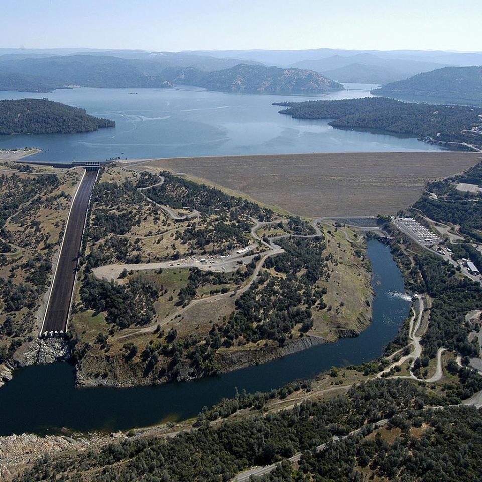 2) Oroville Dam: Feather River, California