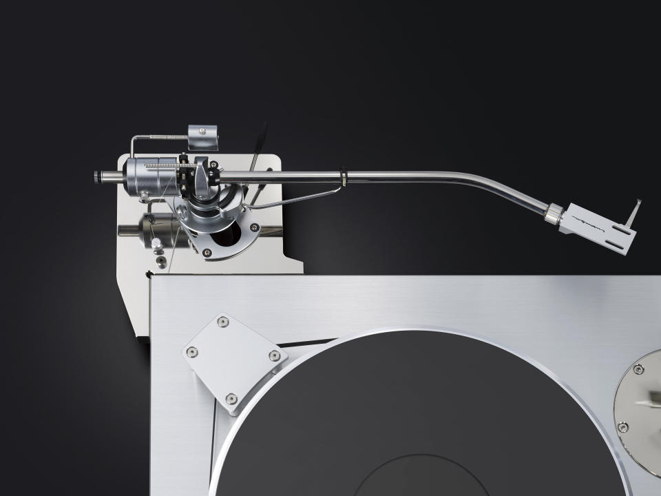 The Luxman PD-191A turntable.