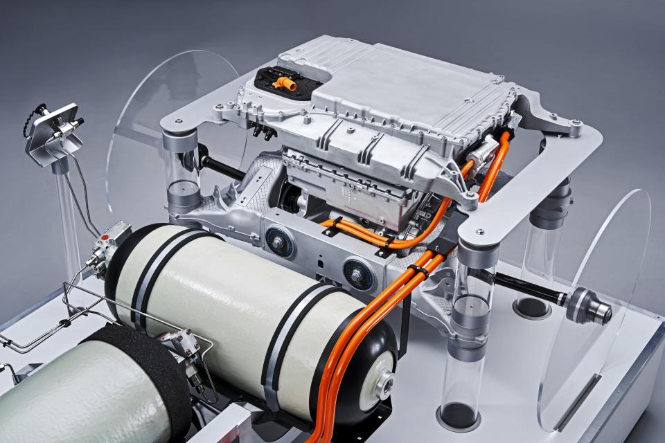 BMW hybrid powertrain