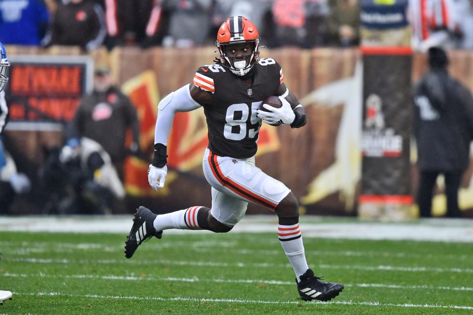 Cleveland Browns tight end David Njoku (85) runs with the ball during the first half of an NFL football game against the Detroit Lions, Sunday, Nov. 21, 2021, in Cleveland. (AP Photo/David Richard)