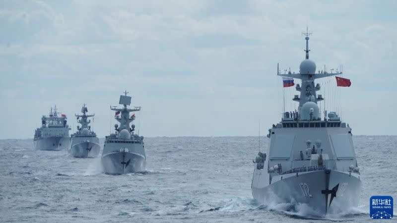 ▲俄羅斯和中國軍艦17至23日期間於西太平洋展開首次聯合巡航，一同穿越日本列島間的津輕海峽。（圖／翻攝自新華社）