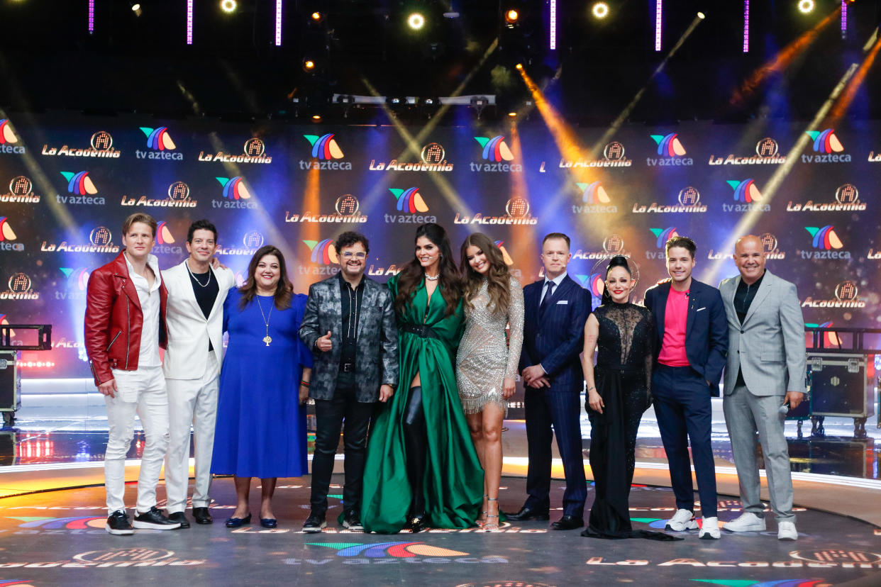 Alexander Acha, Yahir, Sandra Smester,  Aleks Syntek, Ana Bárbara, Vanessa Claudio, Arturo López Gavito, Lolita Cortés, William Valdés y Ángel Aponte en el estreno de la 