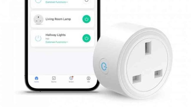 El enchufe inteligente que se controla con la voz y ahorra en la factura de  la luz - Economía Digital