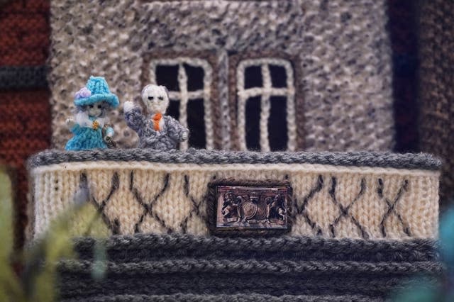 Knitted Sandringham exhibition – Norfolk