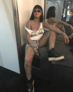 <p>Rihanna im ausgefallenen Glitzer-Look. Dafür gab es über 1,8 Millionen Likes. (Bild: Instagram/badgalriri) </p>