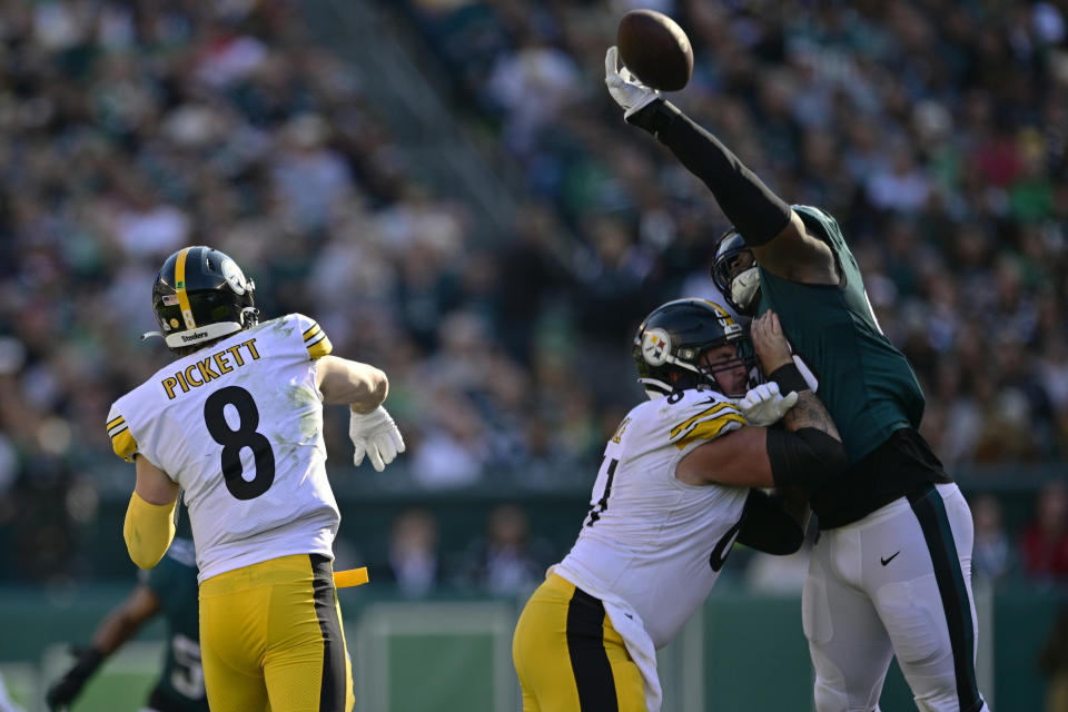 Philadelphia Eagles defensive tackle Milton Williams (93) blocks a pass thrown by Pittsburgh Steelers quarterback Kenny Pickett (8) during the second half of an NFL football game between the Pittsburgh Steelers and Philadelphia Eagles, Sunday, Oct. 30, 2022, in Philadelphia. (AP Photo/Derik Hamilton)