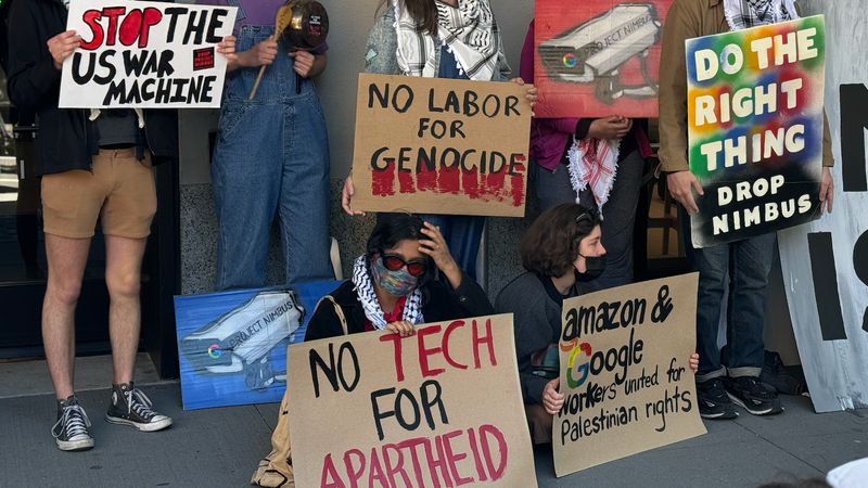 Protestors outside of Google’s New York headquarters on Tuesday. - Photo: Maxwell Zeff