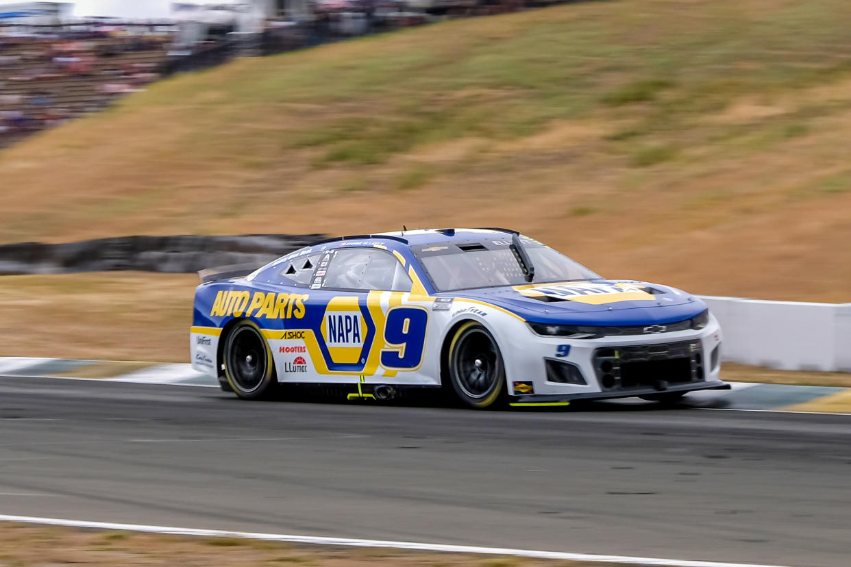 SONOMA, CA - JUNE 12: Chase Elliott (9) driving a Chevrolet for Hendrick Motorsports sponsored by NAPA Auto Parts speeds up to Turn 3 during the NASCAR Cup Series Toyota/Save Mart 350 race on Sunday, June 12, 2022 at the Sonoma Raceway in Sonoma, California. (Photo by Douglas Stringer/Icon Sportswire via Getty Images)