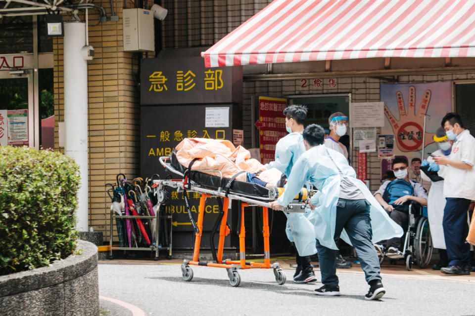 台灣護師醫療產業工會理事長陳玉鳳開直播痛批，不是醫護人不夠，是勞動環境太爛。（示意圖／資料照）