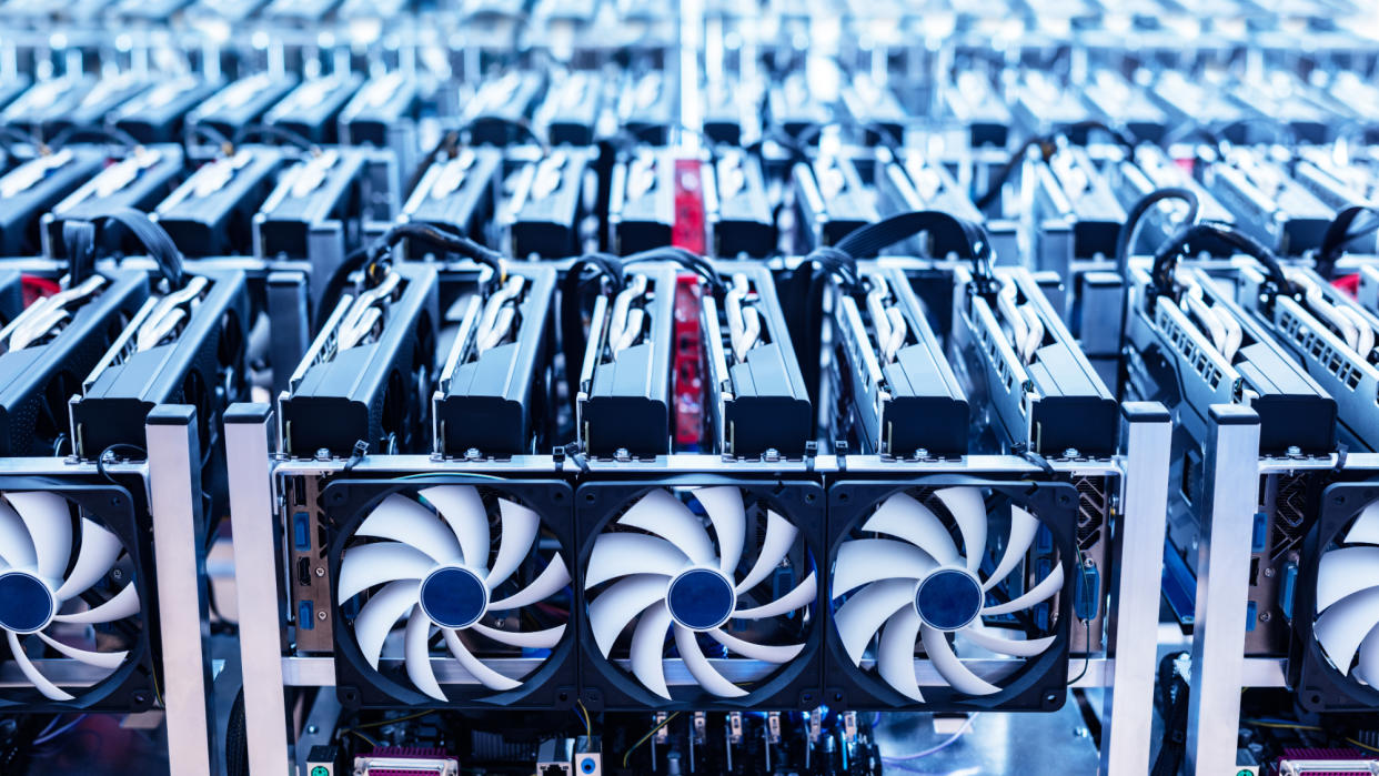  A GPU FARM full of GPUs. . 