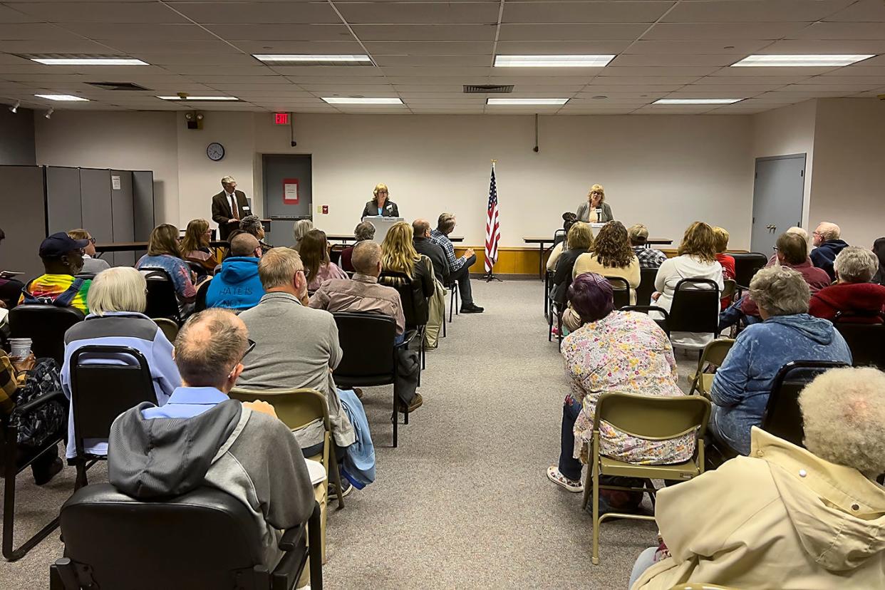 Photos from the Galesburg NAACP candidates forum on Tuesday, Oct. 11, 2022 at the Galesburg Public Library.