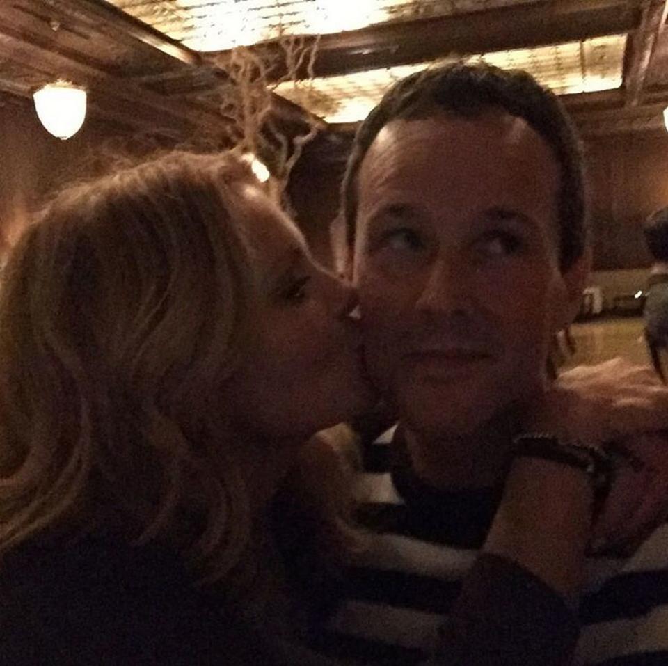 The former "Full House" couple had the sweetest reunion <a href="http://www.huffingtonpost.com/entry/candace-cameron-bure-scott-weinger_560d34e7e4b076812700e378">earlier this month</a>, giving us hope that young love can really last.&nbsp;