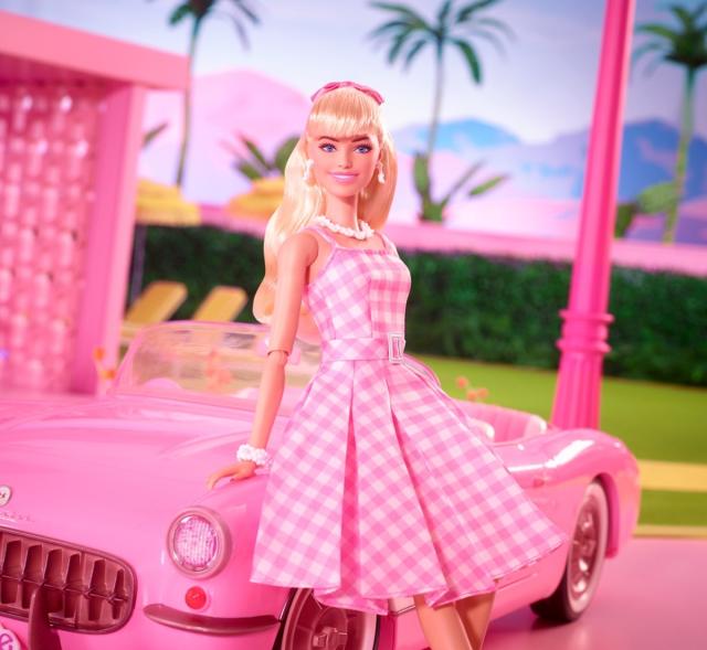 Margot Robbie Remains a Pink Dream at 'Barbie' London Photocall: Photo  4954986, America Ferrera, Barbie, Greta Gerwig, Issa Rae, Margot Robbie,  Movies, Simu Liu Photos