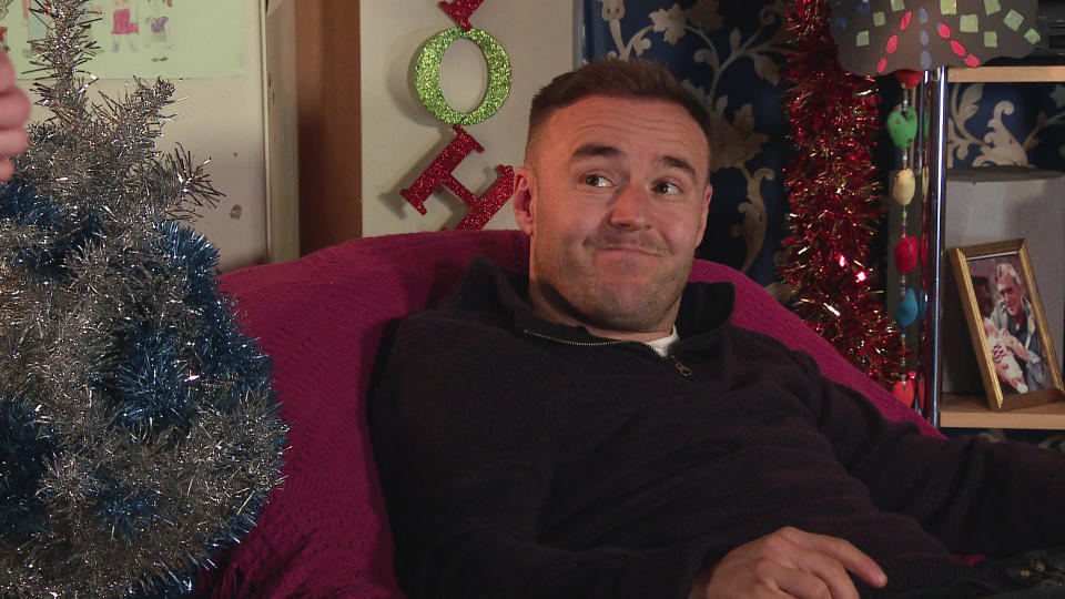 FROM ITV

STRICT EMBARGO - No Use Before Tuesday 13th December 2022

Coronation Street - Ep 1082728

Wednesday 21st December 2022

When Fiz Stape [JENNIE McALPINE] suggests they book a cottage in the Lakes for Christmas, Tyrone Dobbsâ€™ [ALAN HALSALL] worried that his wedding plans could be scuppered. 

Picture contact - David.crook@itv.com

This photograph is (C) ITV Plc and can only be reproduced for editorial purposes directly in connection with the programme or event mentioned above, or ITV plc. Once made available by ITV plc Picture Desk, this photograph can be reproduced once only up until the transmission [TX] date and no reproduction fee will be charged. Any subsequent usage may incur a fee. This photograph must not be manipulated [excluding basic cropping] in a manner which alters the visual appearance of the person photographed deemed detrimental or inappropriate by ITV plc Picture Desk. This photograph must not be syndicated to any other company, publication or website, or permanently archived, without the express written permission of ITV Picture Desk. Full Terms and conditions are available on  www.itv.com/presscentre/itvpictures/terms
