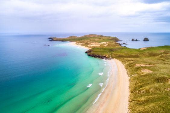 The waters are pristine around Balnakeil Beach (istock/rpeters86)