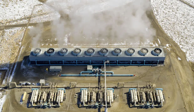 Imagen aérea de la primera planta de energía geotérmica de Google y Fervo Energy en el desierto de Nevada.