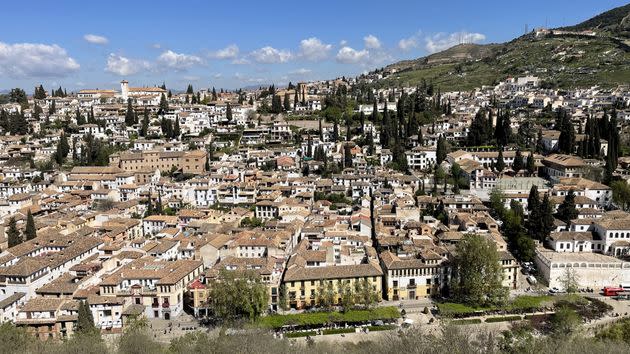 Vista general del centro de Granada y la Alhambra. (Photo: Anadolu Agency via Getty Images)