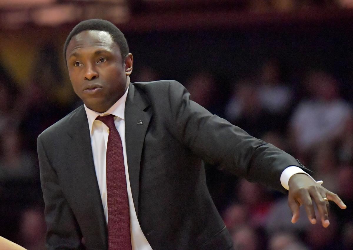 Former Alabama basketball coach Avery Johnson to broadcast Tide's NCAA  Tournament game