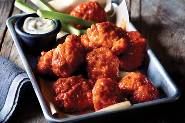 Applebee's Wings vs. Buffalo Wild Wings – Breck Bugle