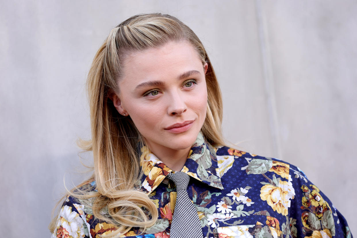 Chloë Grace Moretz en Louis Vuitton's 2023 Cruise Show Mayo 2022 en San Diego, California. (Photo by Emma McIntyre/Getty Images)