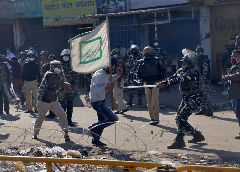 Protest against newly passed farm bills near Delhi