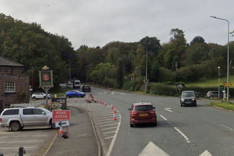 Chester Road, near the Vale Royal Abbey Arms, Oakmere