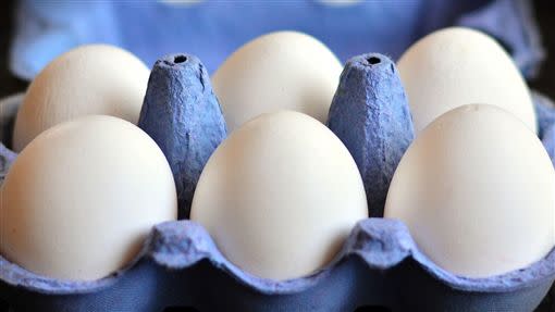 雞蛋買回家後不能用水洗，會減少保存天數。（圖／Pixabay）