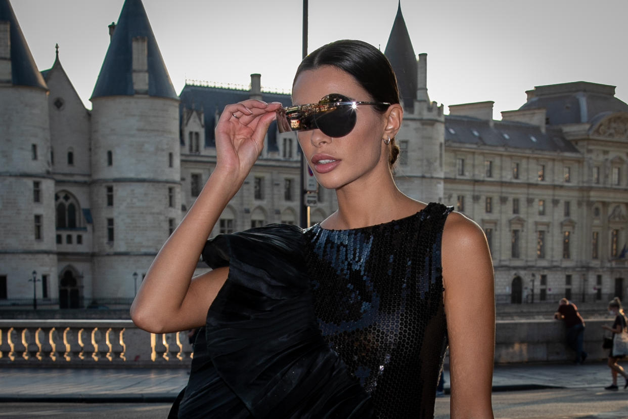 La modelo Joana Sanz fotografiada en  'House of Cardin' durante un especial para el Theatre du Chatelet. (Photo by Marc Piasecki/Getty Images For Safilo).