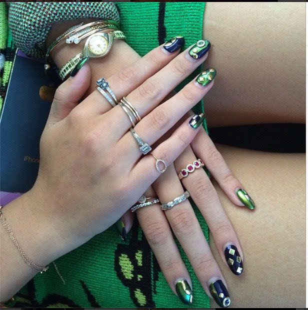 Bella Thorne's Blue And Green 3D Mani